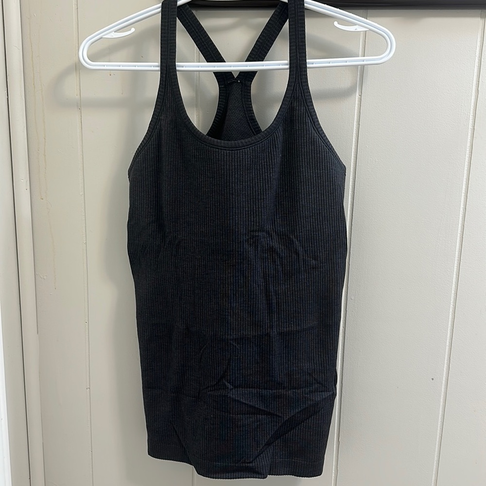 EUC Ebb Lululemon tank